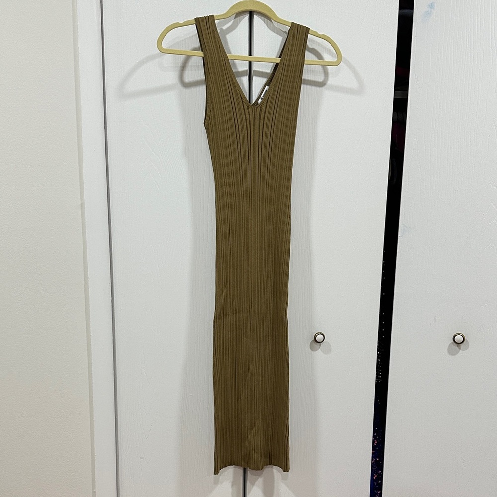 Ribbed V-Neck Sleeveless Midi Dress - Olive